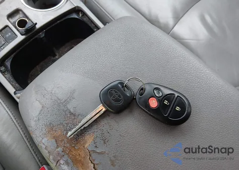 2010 Toyota Highlander Se V6 z USA, uszkodzony, nr VIN 5TDKK3EH3AS007011